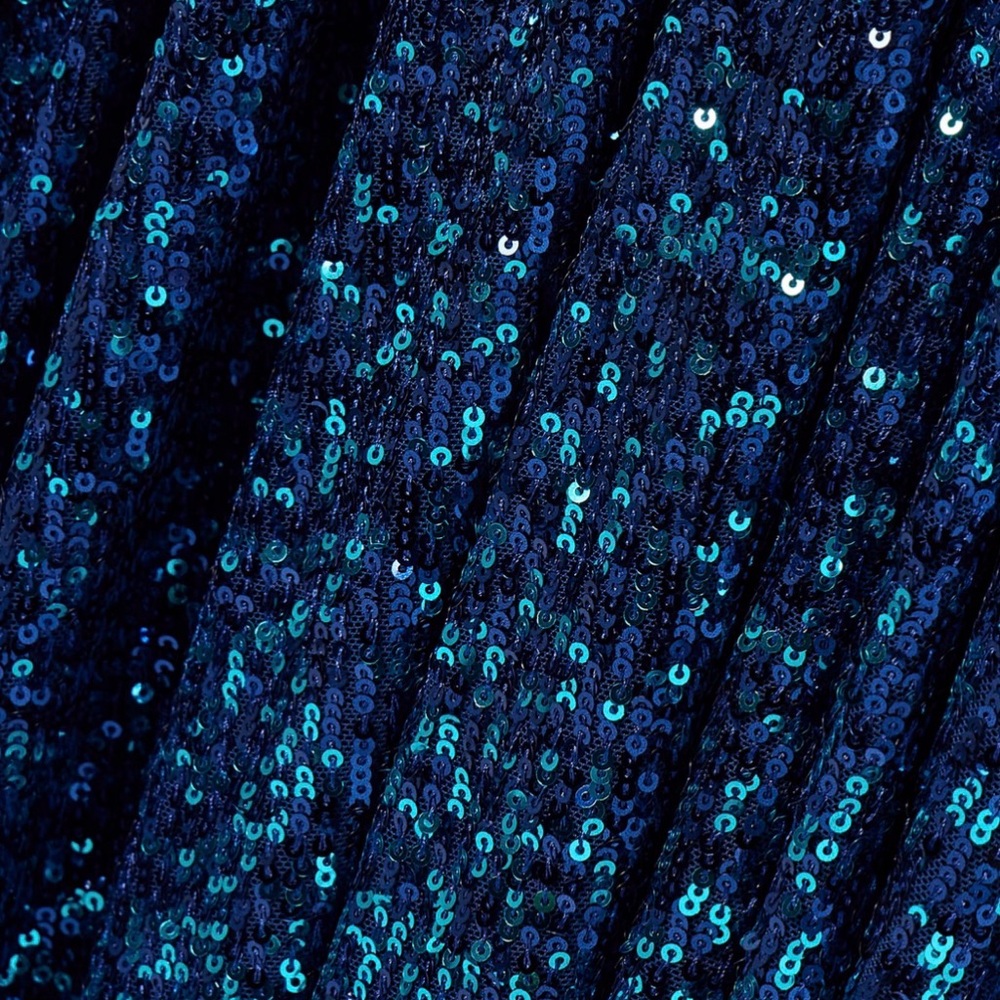 PatBO Alessandra Ambrioso Ombre Sequin
Gown in High Tide. Size Small NWT - Picture 7 of 7